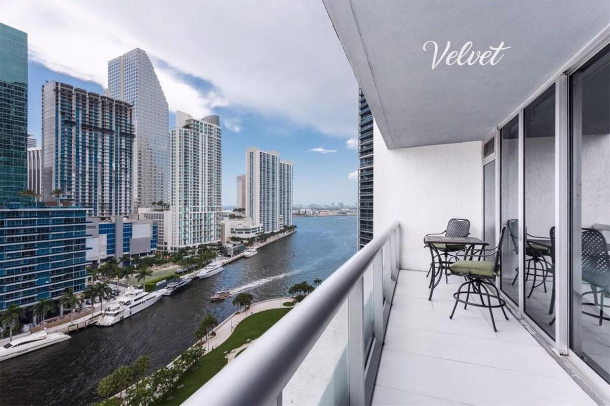Icon Brickell Suites By Vesper Miami Exterior photo